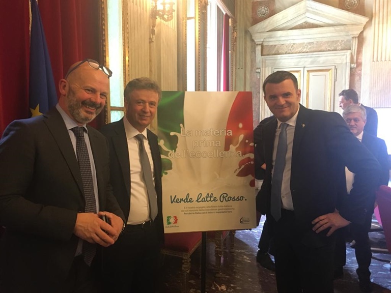 Al via “Verde, Latte, Rosso”: la campagna di comunicazione di Alleanza Cooperative Agroalimentari per difendere la filiera del latte italiano