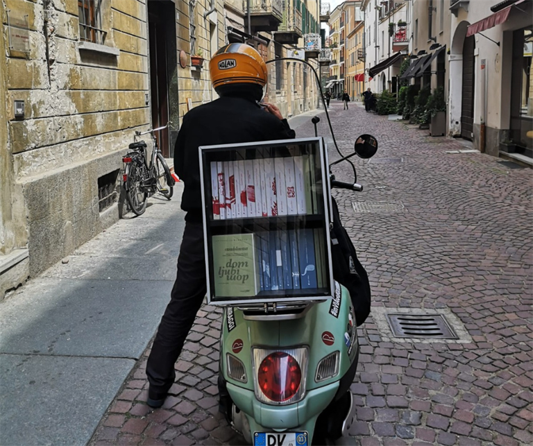 Dammi una Vespa… e una mano: il crowdfunding all’insegna della cooperazione