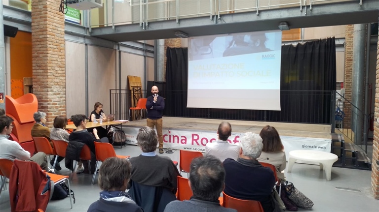 Trasparenza e inclusione: la Cooperativa Raggio presenta la Valutazione di Impatto Sociale
